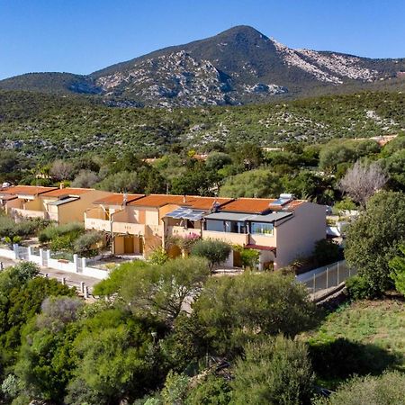 Апартаменты Mama House Con Vista Mare Кала-Гононе Экстерьер фото