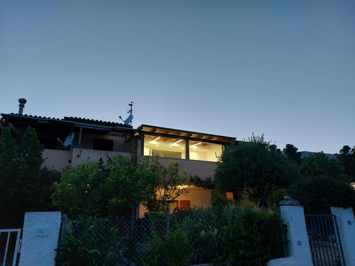 Апартаменты Mama House Con Vista Mare Кала-Гононе Экстерьер фото