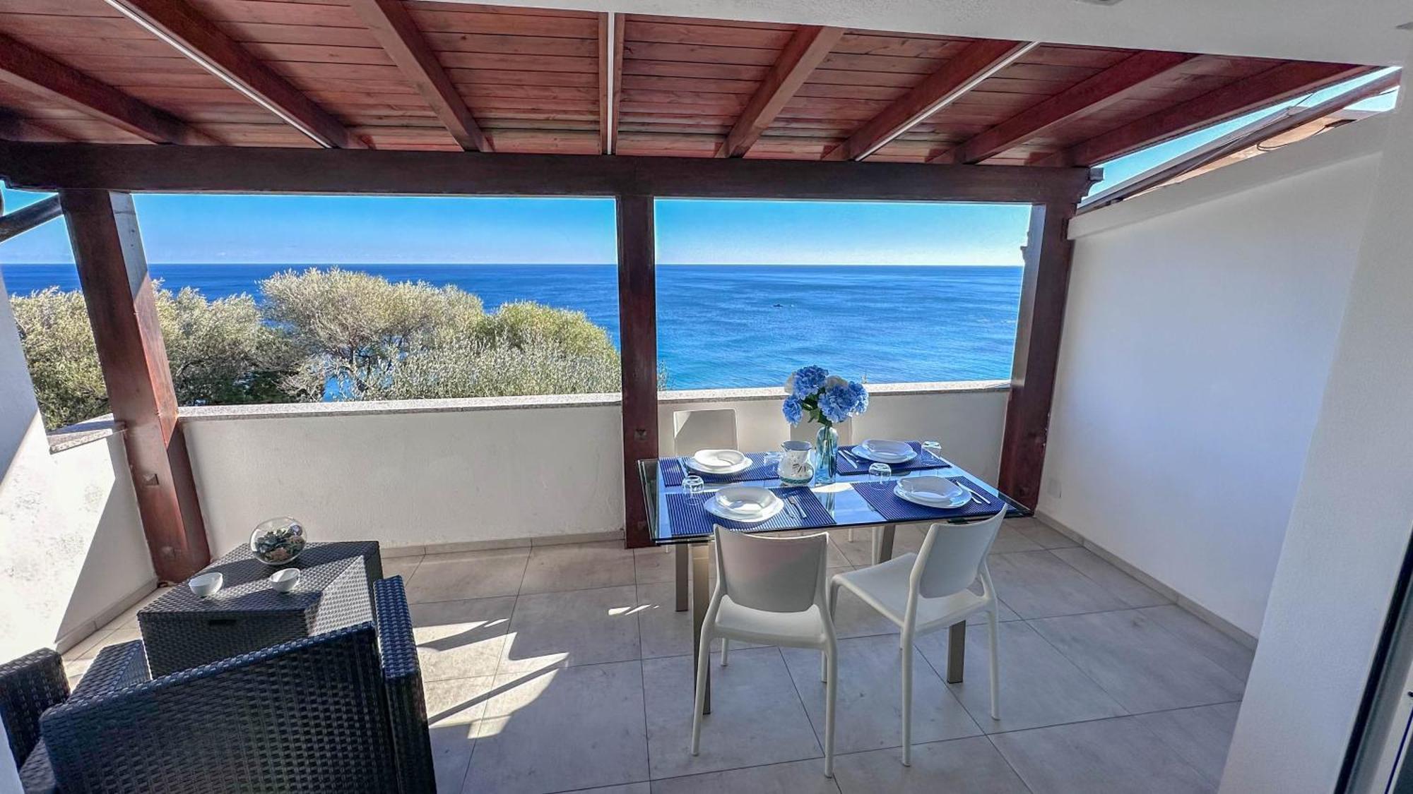 Апартаменты Mama House Con Vista Mare Кала-Гононе Экстерьер фото