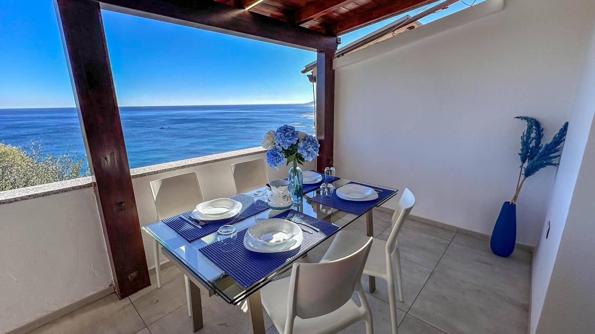 Апартаменты Mama House Con Vista Mare Кала-Гононе Экстерьер фото