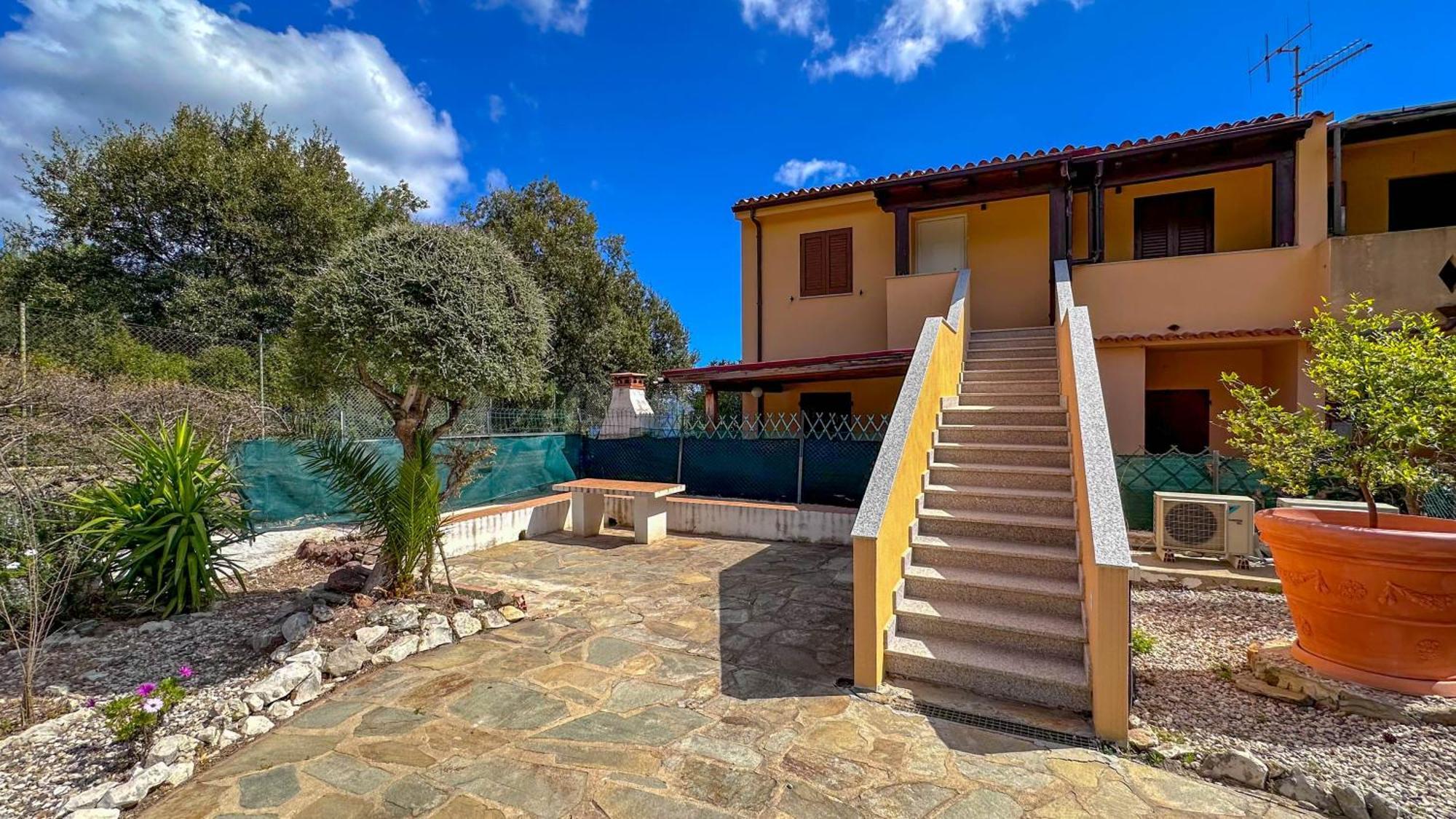 Апартаменты Mama House Con Vista Mare Кала-Гононе Экстерьер фото